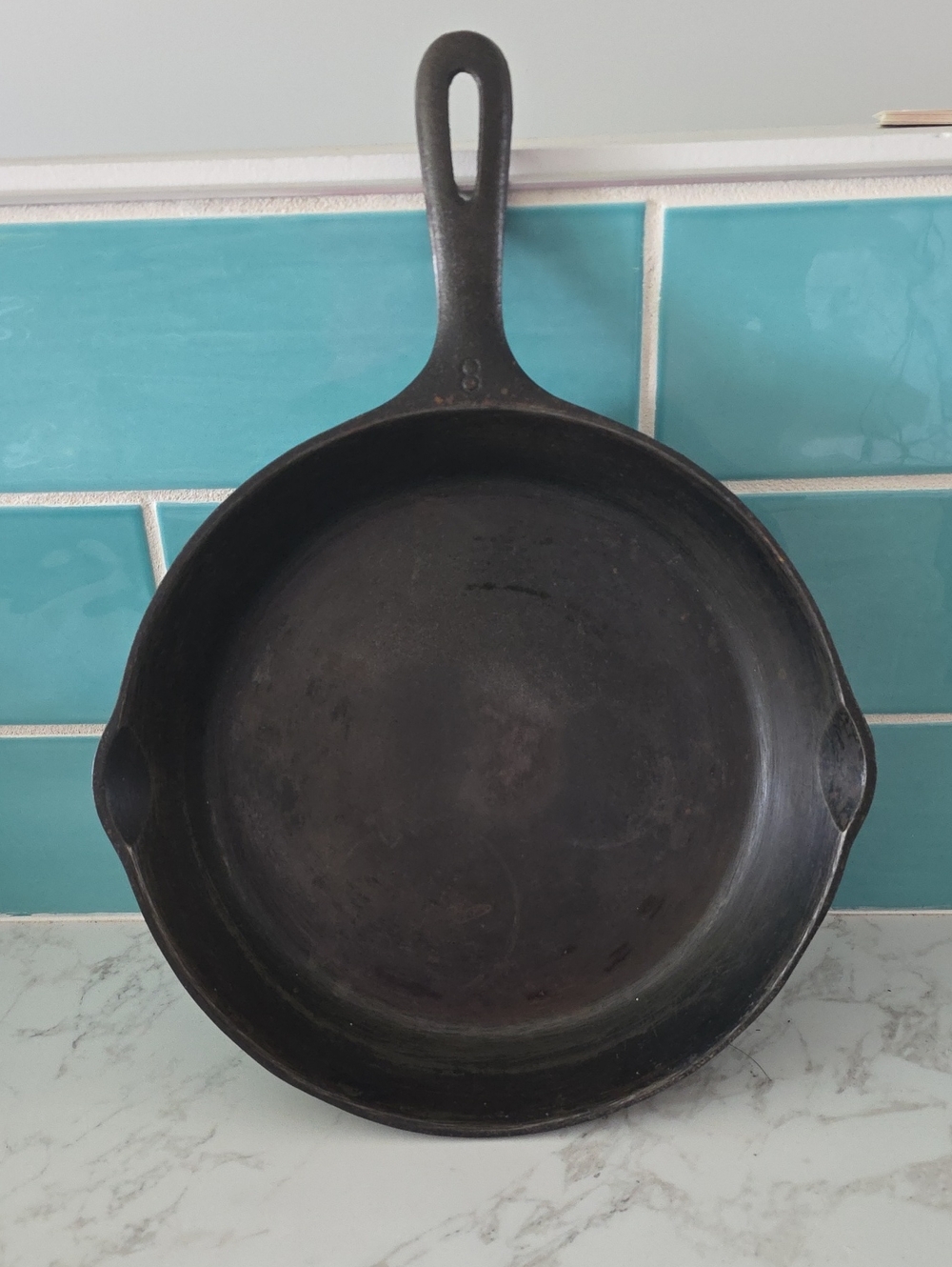 Vintage #8 Black Cast Iron Skillet - Black